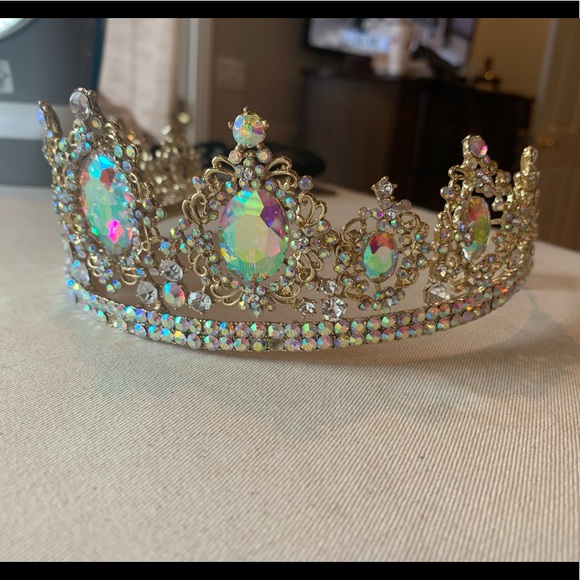 Crown - Picture 2 of 2